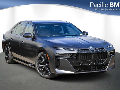 Used 2025 BMW i7 eDrive50 w/ M Sport Package image 1