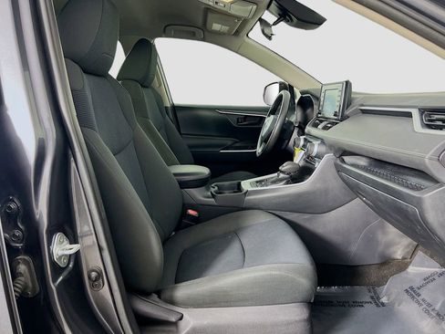 Used 2020 Toyota RAV4 LE image 14