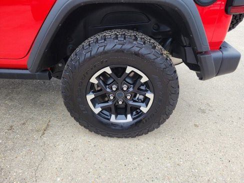 Used 2025 Jeep Wrangler Unlimited Rubicon 4xe w/ Safety Group AWD/4WD image 9