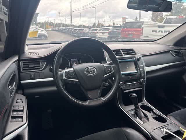 Used 2015 Toyota Camry XSE w/ Moonroof Package FWD image 12