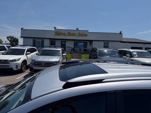 Used 2013 Toyota RAV4 XLE AWD/4WD image 9