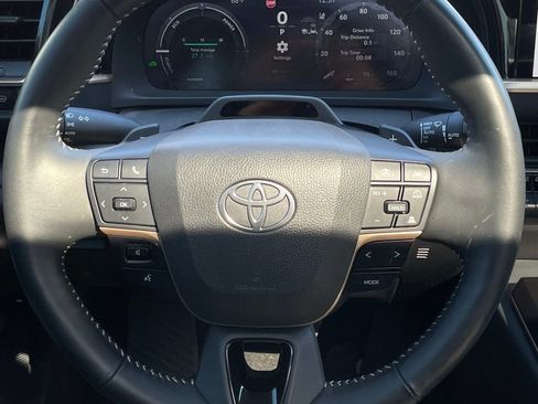 Used 2025 Toyota Crown Platinum image 14