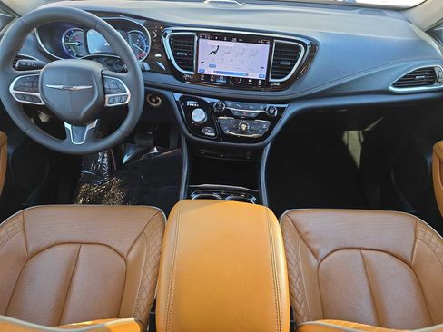 Used 2022 Chrysler Pacifica Pinnacle image 14