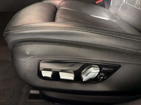Used 2020 BMW 740i xDrive w/ M Sport Package AWD/4WD image 13