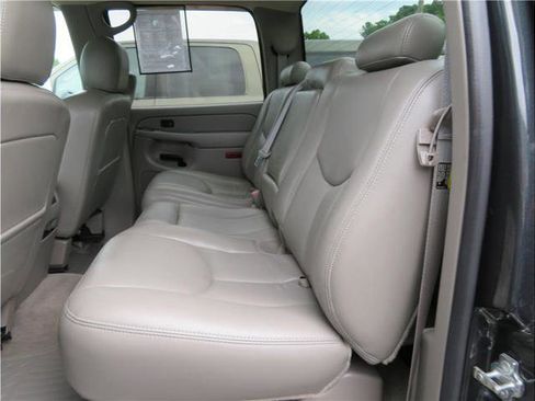 Used 2005 Chevrolet Silverado 3500 LT w/ Heavy-Duty Power Package image 5