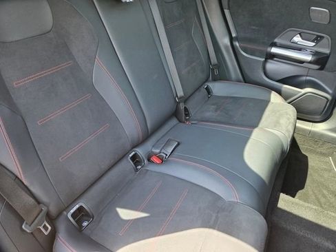 Used 2025 Mercedes-Benz GLA 250 4MATIC image 6