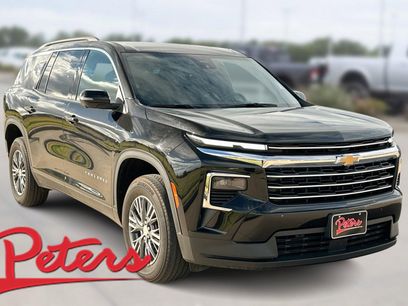 Used 2024 Chevrolet Traverse LT