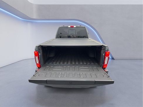 Used 2021 Ford F250 Platinum w/ Tremor Off-Road Package image 27