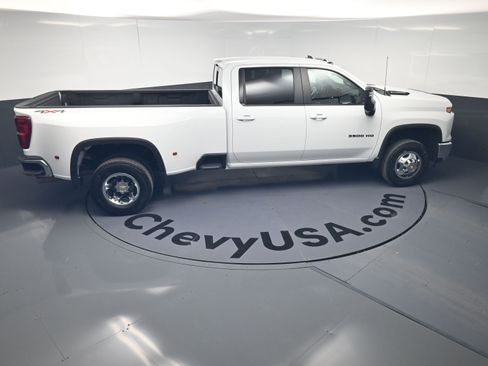 Used 2025 Chevrolet Silverado 3500 LT w/ Safety Package image 31