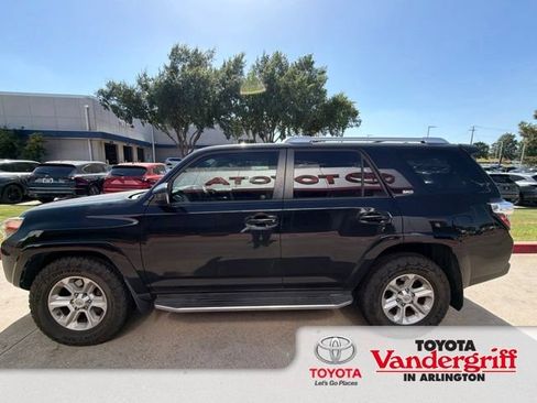 Used 2017 Toyota 4Runner SR5 RWD image 1