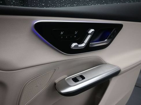 Used 2026 Mercedes-Benz GLC 300 image 29