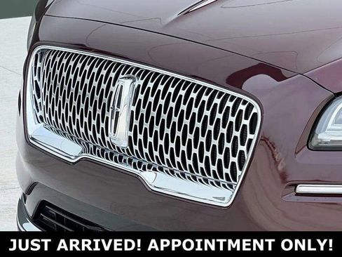 Used 2022 Lincoln Nautilus Reserve FWD image 35