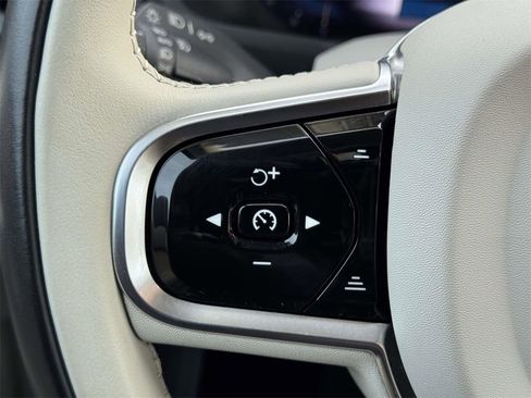 Certified 2024 Volvo XC90 B5 Core w/ Climate Package image 19