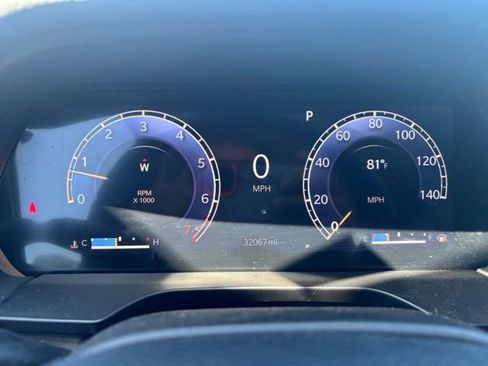 Used 2023 Jeep Grand Cherokee Limited image 10