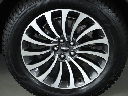 Certified 2023 Lincoln Aviator Reserve w/ Elements Package Plus image 41