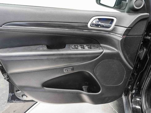Used 2020 Jeep Grand Cherokee Limited AWD/4WD image 22