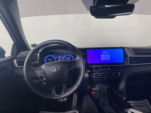 Used 2025 Toyota Camry XSE image 14