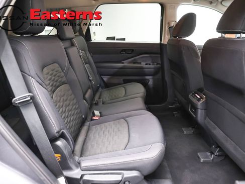 Used 2025 Nissan Pathfinder SV FWD image 23