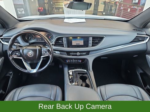 Used 2024 Buick Enclave Premium image 9