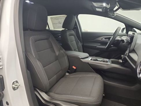 New 2026 Chevrolet Equinox EV LT image 27