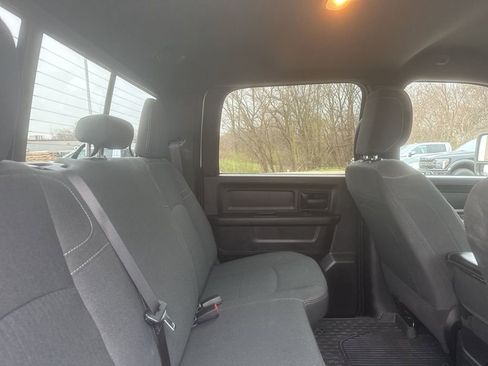 Used 2024 RAM 2500 Tradesman w/ Chrome Appearance Group image 12