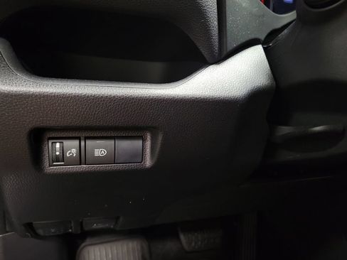 Used 2019 Toyota RAV4 LE w/ All Weather Liner Package FWD image 28