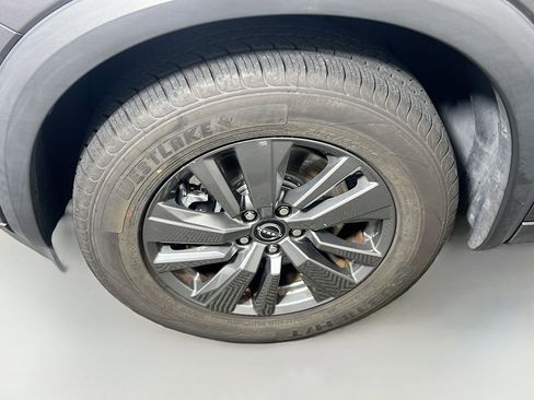 Used 2023 Nissan Pathfinder SV image 13