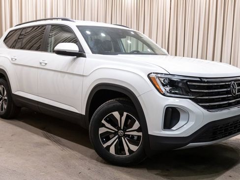New 2026 Volkswagen Atlas SE AWD/4WD image 2
