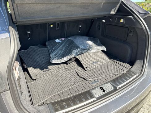 Certified 2025 Jaguar F-PACE R-Dynamic S image 16