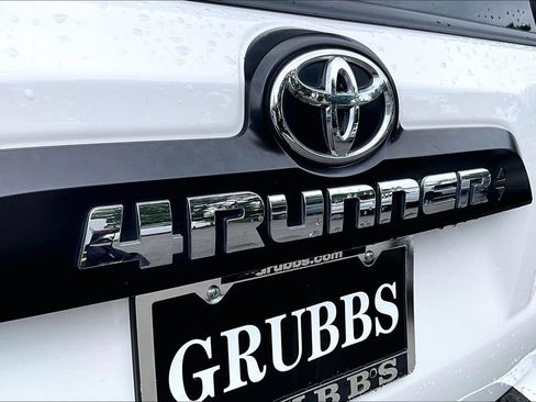 Used 2020 Toyota 4Runner TRD Off-Road Premium AWD/4WD image 42