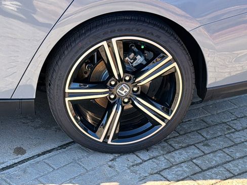 Used 2025 Honda Accord Sport image 12