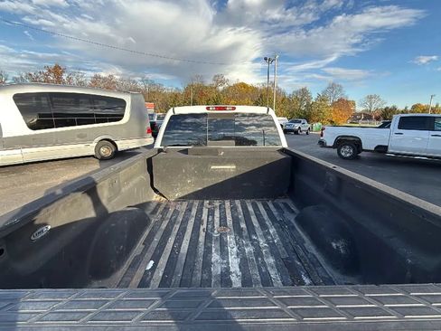 Used 2012 GMC Sierra 3500 SLT w/ SLT Convenience Package AWD/4WD image 9