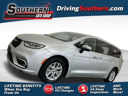 Used 2023 Chrysler Pacifica Touring-L