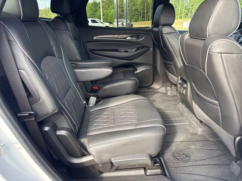 Used 2022 Buick Enclave Avenir w/ Avenir Technology Package FWD image 12
