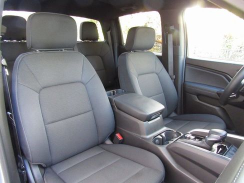 Used 2024 Chevrolet Colorado LT image 21