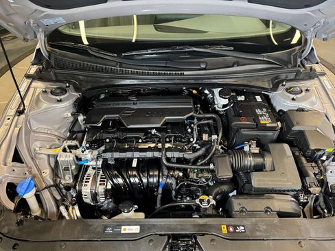 Used 2025 Hyundai Elantra Sport FWD image 23