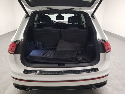 Used 2024 Volkswagen Tiguan SE R-Line FWD image 29