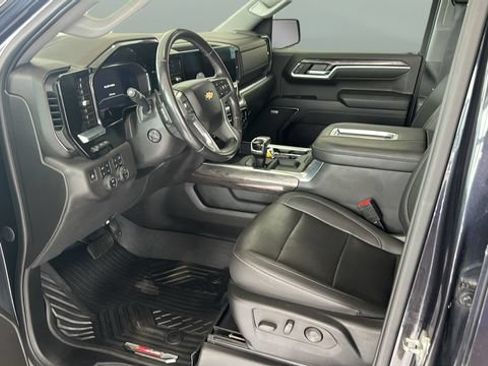 Used 2022 Chevrolet Silverado 1500 LTZ w/ LTZ Premium Package AWD/4WD image 7