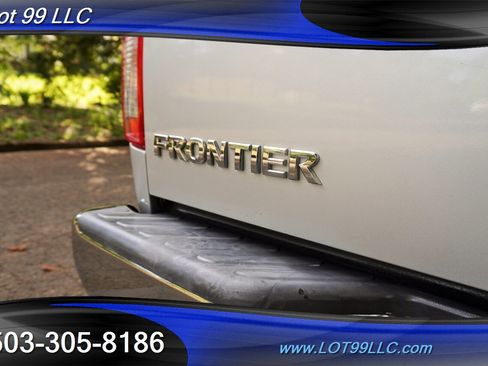Used 2016 Nissan Frontier SV image 29