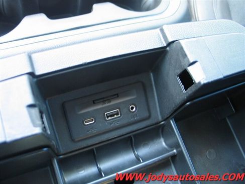 Used 2022 Chevrolet Silverado 2500 LTZ w/ LTZ Premium Package AWD/4WD image 32