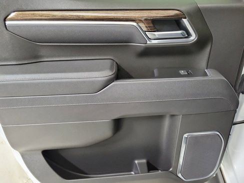 Used 2025 GMC Sierra 1500 Elevation w/ Elevation Premium Package image 17