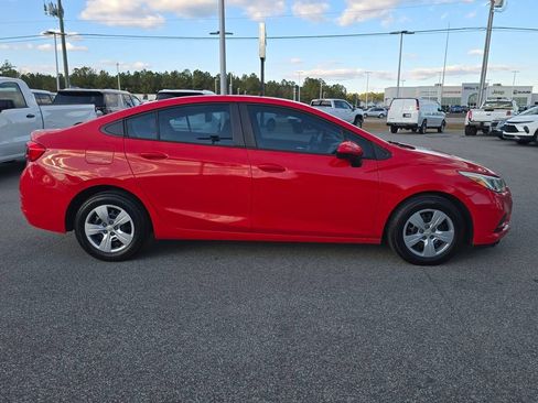 Used 2018 Chevrolet Cruze LS image 2