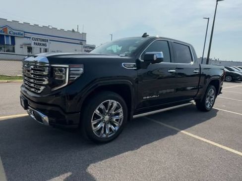 Used 2025 GMC Sierra 1500 Denali w/ Denali Reserve Package AWD/4WD image 4