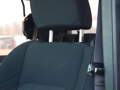 Used 2019 Jeep Wrangler Sport AWD/4WD image 13