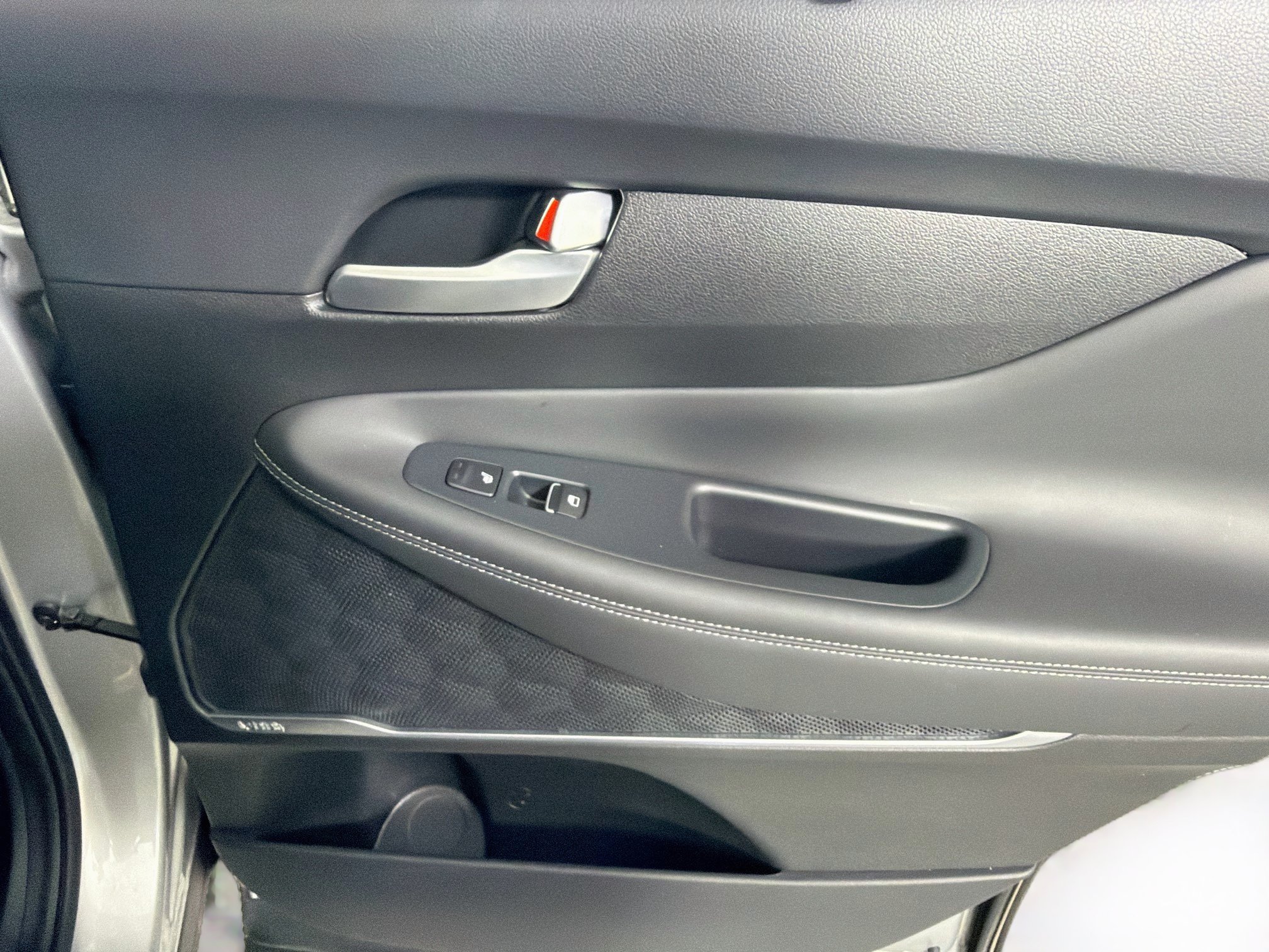 Used 2020 Hyundai Santa Fe Limited FWD image 30