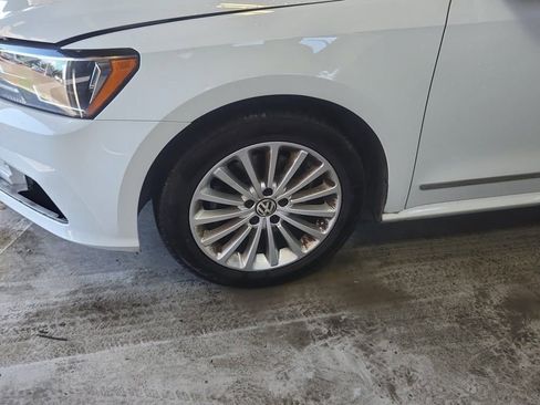 Used 2017 Volkswagen Passat 1.8T SE image 4