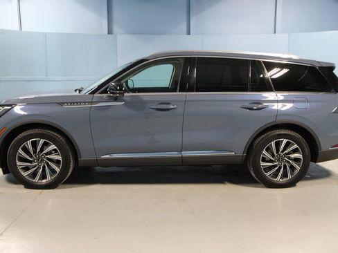 Used 2026 Lincoln Aviator AWD image 35