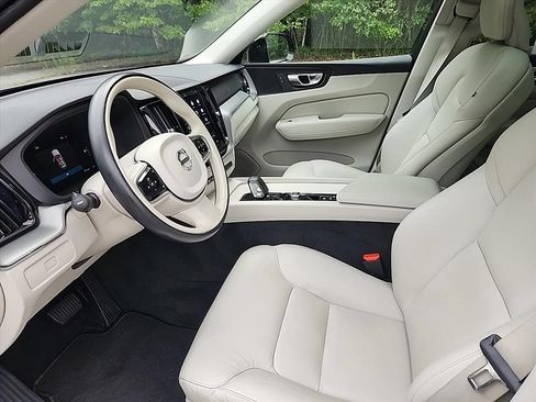 Certified 2024 Volvo XC60 B5 Core AWD/4WD image 25