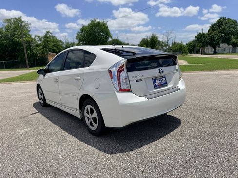 Used 2014 Toyota Prius Two FWD image 5