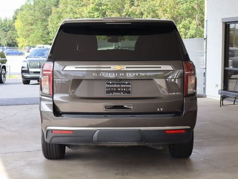 Used 2021 Chevrolet Suburban LT image 4